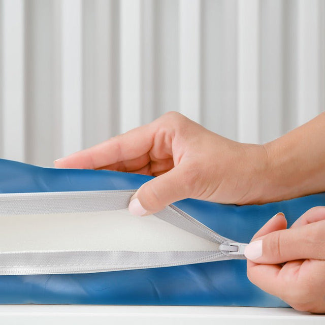 Skummadras med inkontinensbetræk - Seniorshop