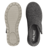 New Feet damehjemmesko set oppefra med indersål og en skridsikker ydersål med mønster
