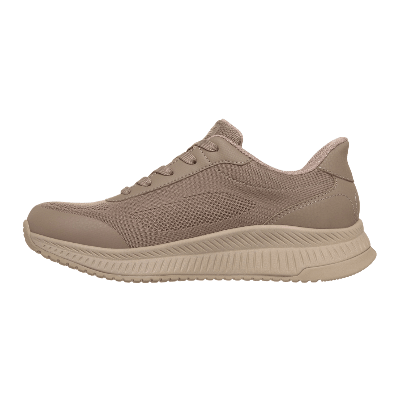 Enkelt sandfarvet Skechers damesko med strikket overdel og snørebånd, set fra den modsatte side